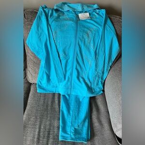NWT! Women’s Quaker Factory 2 Piece Pants and Zip up Hoodie Set Size Large